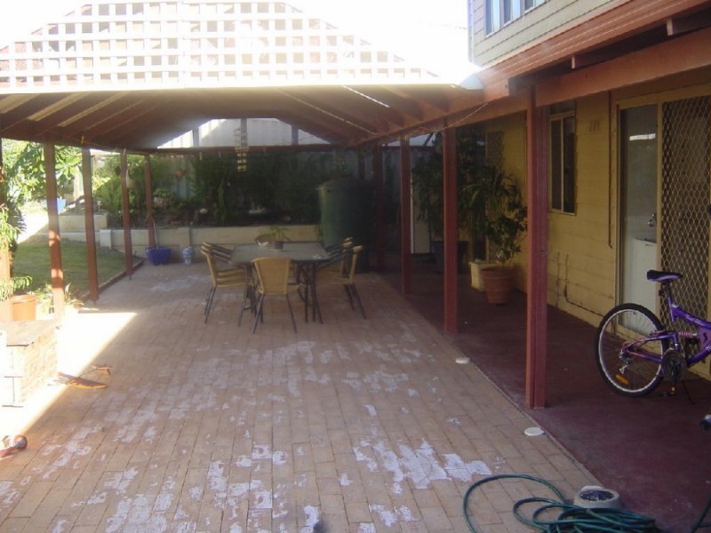 10 Urawa Street, Wandina WA 6530