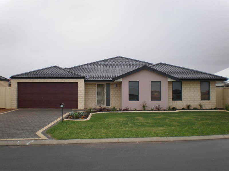 16 Yolanda Edge, Wandina WA 6530