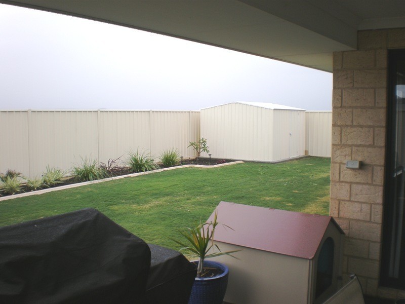 16 Yolanda Edge, Wandina WA 6530