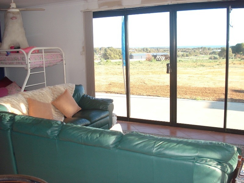 52 Dolby Drive, Waggrakine WA 6530