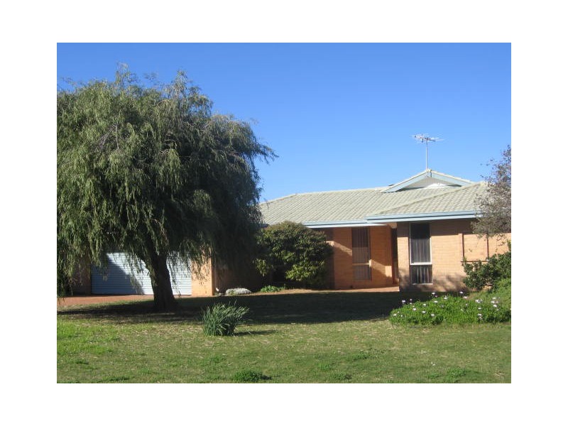 14 Endeavour Drive, Wandina WA 6530