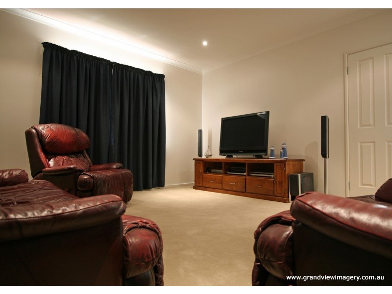 240 Eliza Shaw Drive, White Peak WA 6532