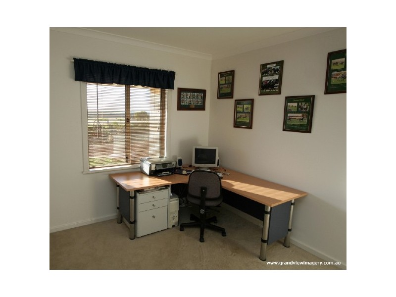 240 Eliza Shaw Drive, White Peak WA 6532