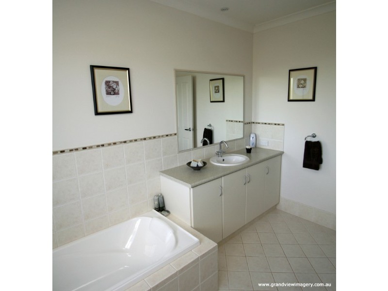 240 Eliza Shaw Drive, White Peak WA 6532