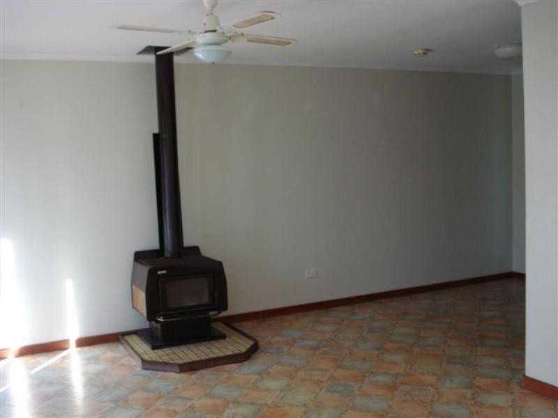 18 Tuart Street, Rangeway WA 6530