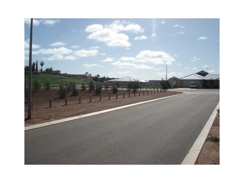 5 Slipknot Street, Drummond Cove WA 6532