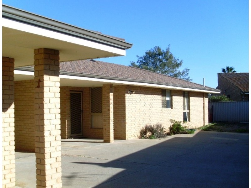 4/230 Willcock Drive, Mahomets Flats WA 6530