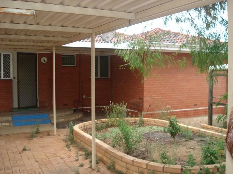 106 Kenny Crescent, Rangeway WA 6530