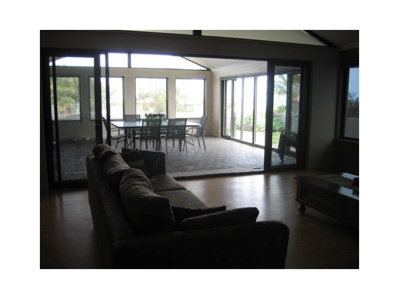 22 Seaview Boulevard, Wandina WA 6530