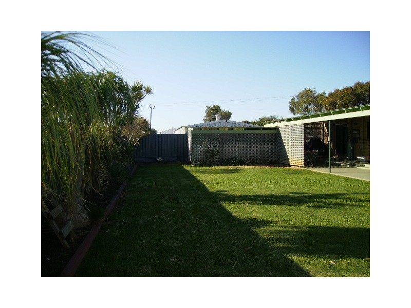 2 Hart Street, Utakarra WA 6530