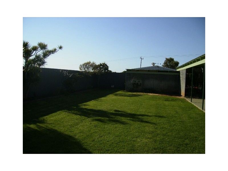 2 Hart Street, Utakarra WA 6530