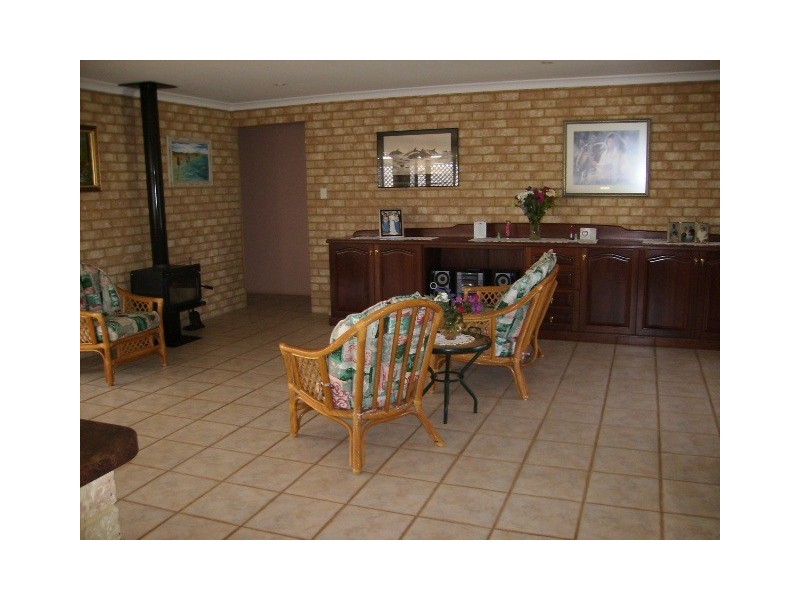 14 Hillview Drive, Drummond Cove WA 6532