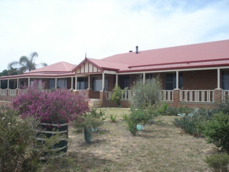 216 Cooper Street, Waggrakine WA 6530