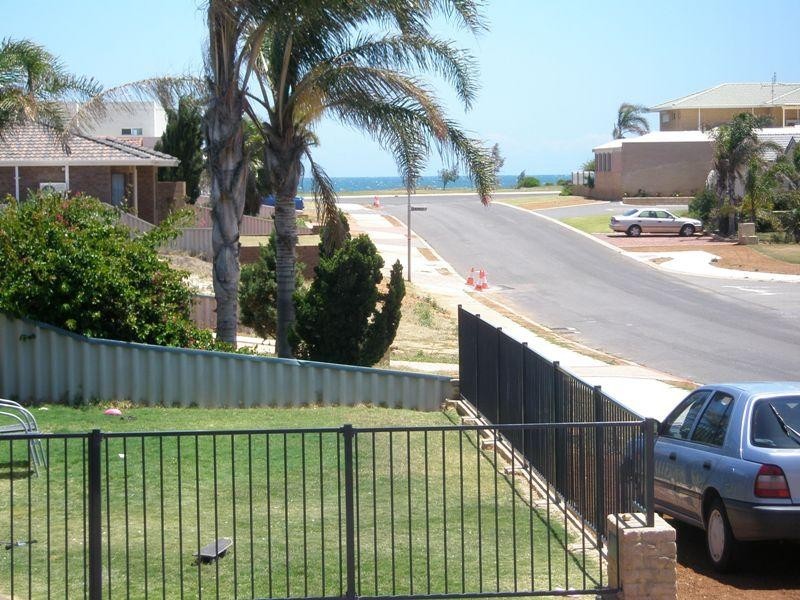 16 Sander Street, Tarcoola Beach WA 6530