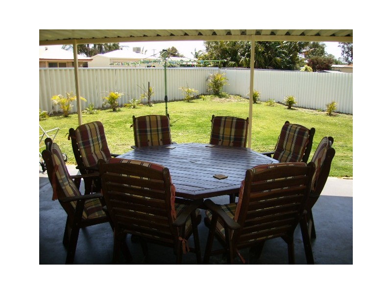 10 Nerrel Street, Waggrakine WA 6530