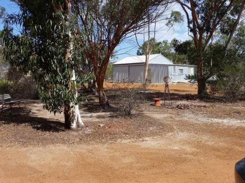 6 Moresby Road, Moresby WA 6530