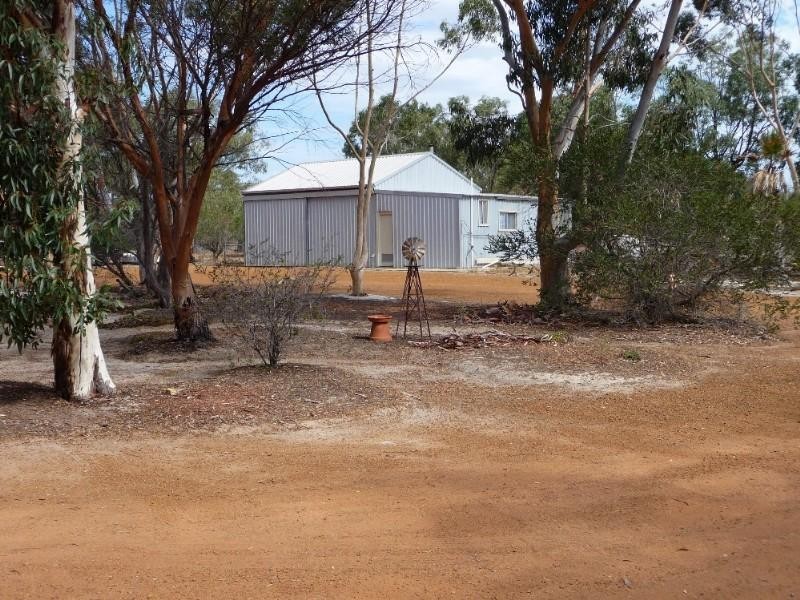 6 Moresby Road, Moresby WA 6530