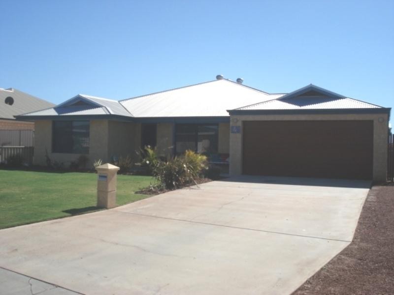 4 Stillwater Avenue, Drummond Cove WA 6532