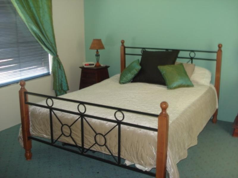 4 Stillwater Avenue, Drummond Cove WA 6532