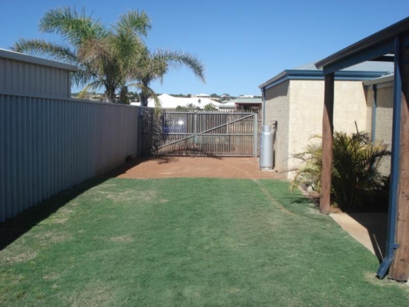 4 Stillwater Avenue, Drummond Cove WA 6532