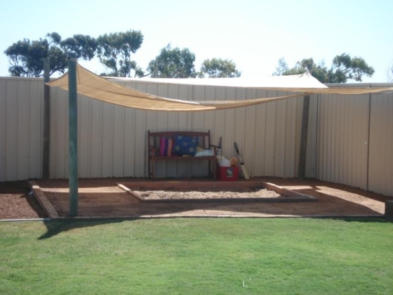 4 Stillwater Avenue, Drummond Cove WA 6532