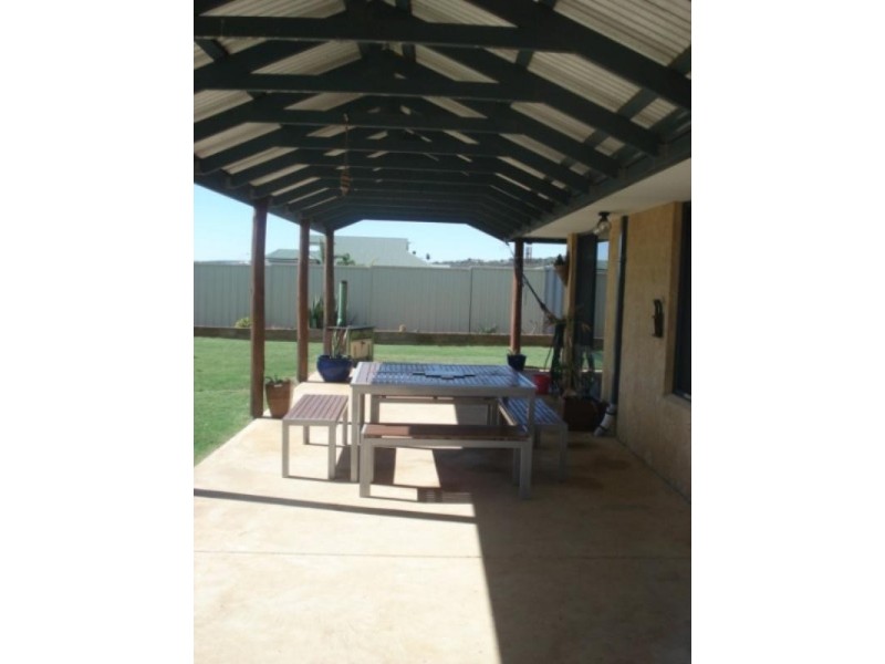 4 Stillwater Avenue, Drummond Cove WA 6532