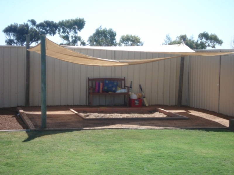 4 Stillwater Avenue, Drummond Cove WA 6532