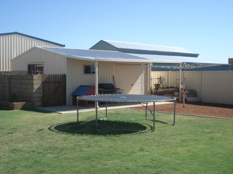 4 Stillwater Avenue, Drummond Cove WA 6532