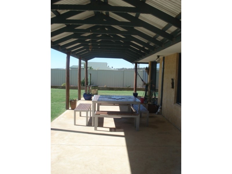 4 Stillwater Avenue, Drummond Cove WA 6532