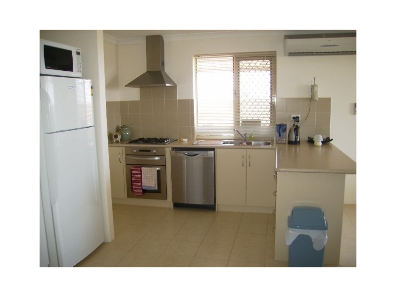 10 Ocean Queen Drive, Wandina WA 6530