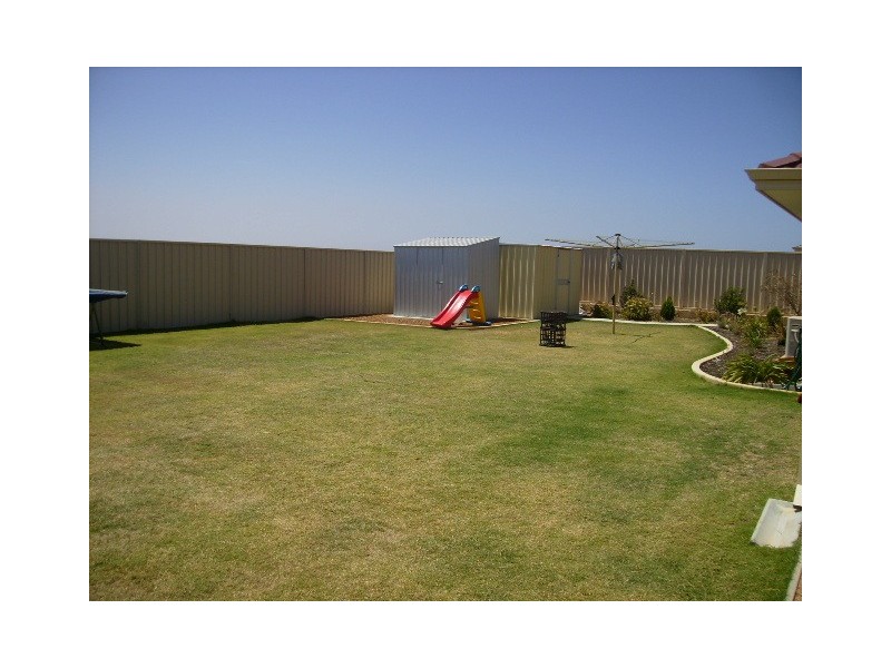 10 Ocean Queen Drive, Wandina WA 6530