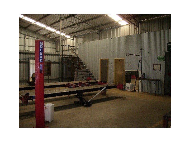 9 Newman Street, Webberton WA 6530