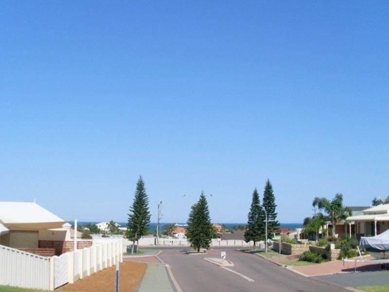 11 Columbus Boulevard, Wandina WA 6530