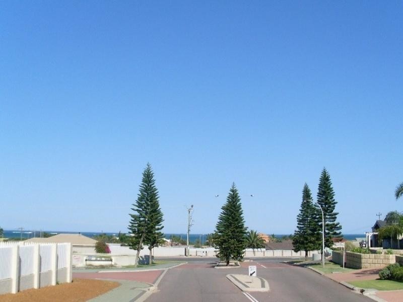 11 Columbus Boulevard, Wandina WA 6530