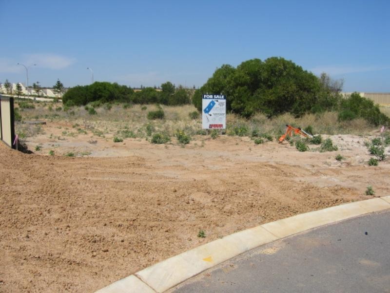 10 Edgewater Close, Glenfield WA 6532