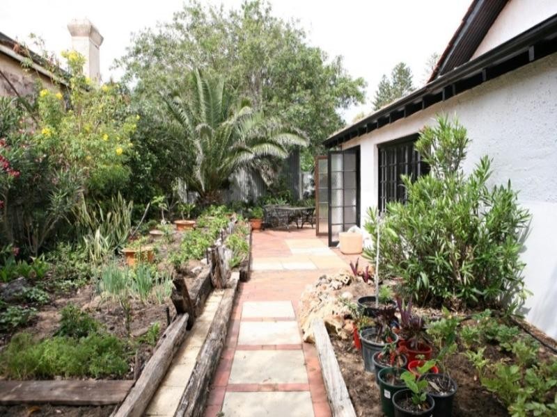 4 Stanley Street, Beachlands WA 6530