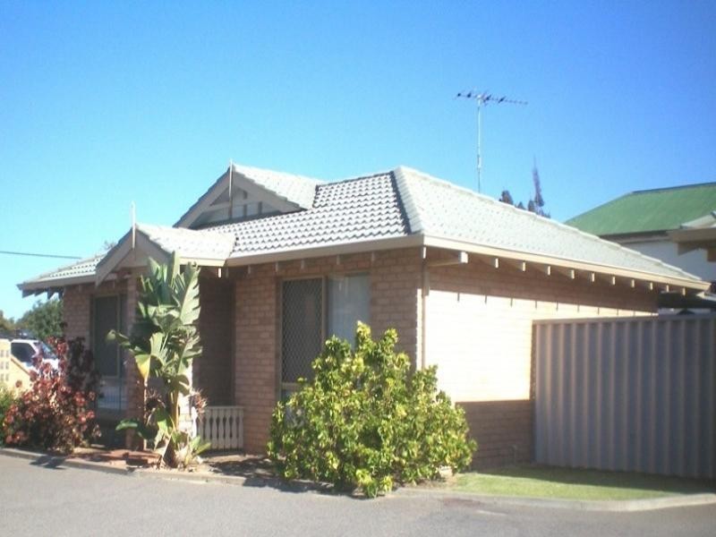 1/9 Holland Street, Geraldton WA 6530