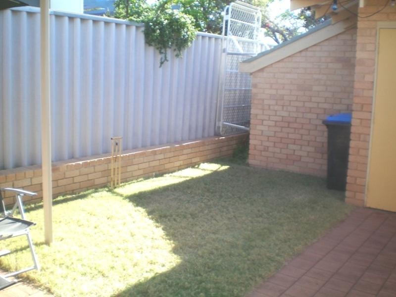 1/9 Holland Street, Geraldton WA 6530