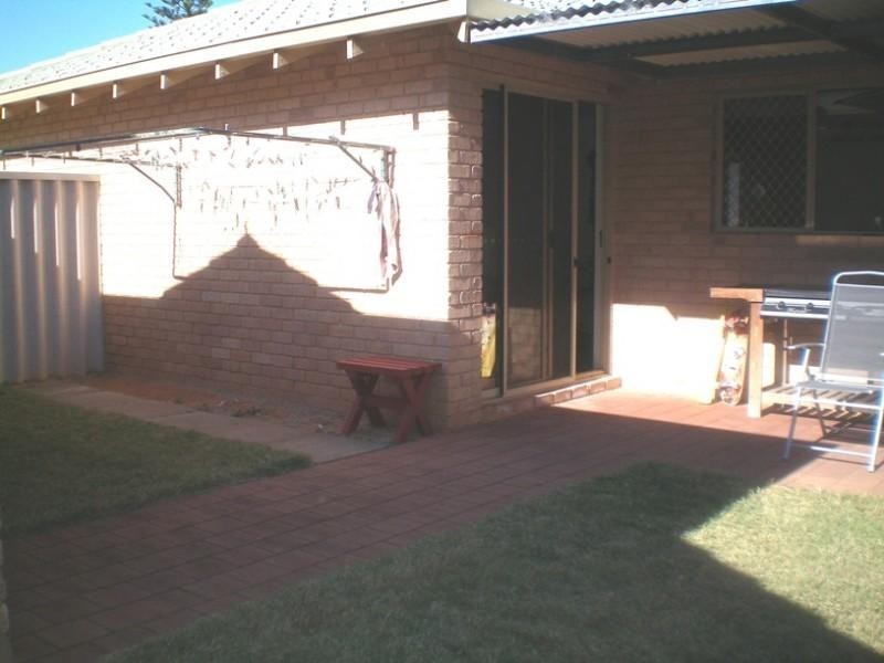 1/9 Holland Street, Geraldton WA 6530