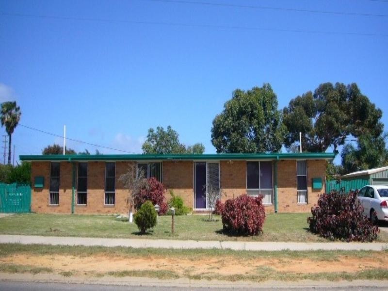 a & b/11 Central Road, Wonthella WA 6530