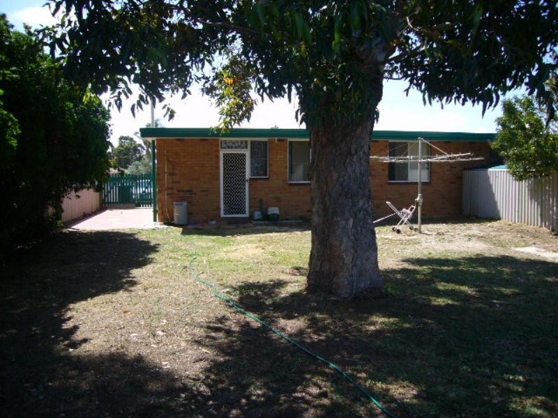 a & b/11 Central Road, Wonthella WA 6530