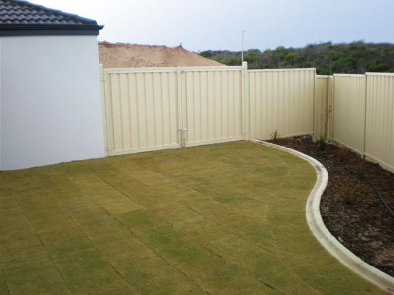 1 Barnacle Road, Drummond Cove WA 6532