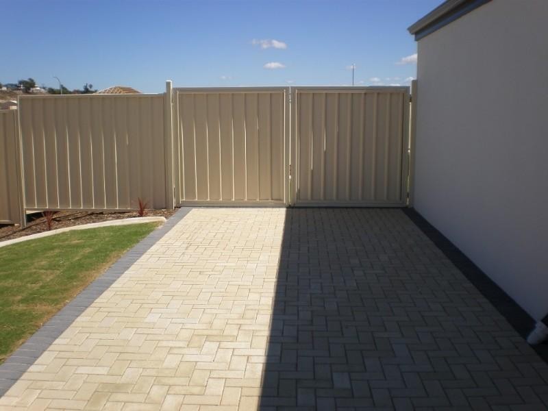 1 Barnacle Road, Drummond Cove WA 6532