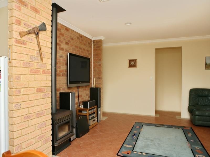 25 Waterfront Circle, Drummond Cove WA 6532