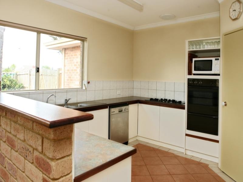 25 Waterfront Circle, Drummond Cove WA 6532