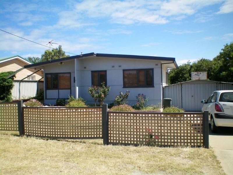 3 Hebe Street, Geraldton WA 6530
