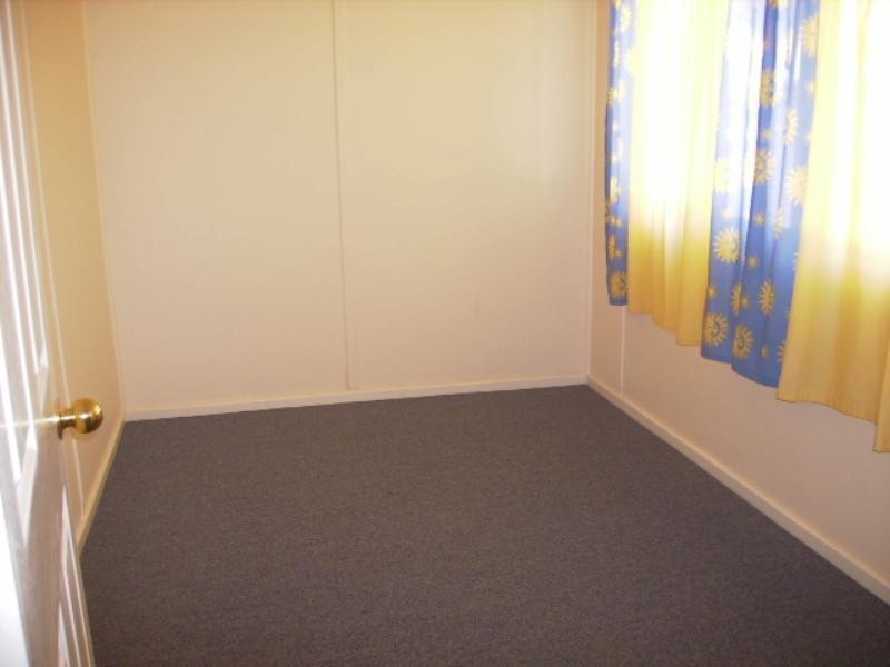 5 Bradley Street, Beachlands WA 6530