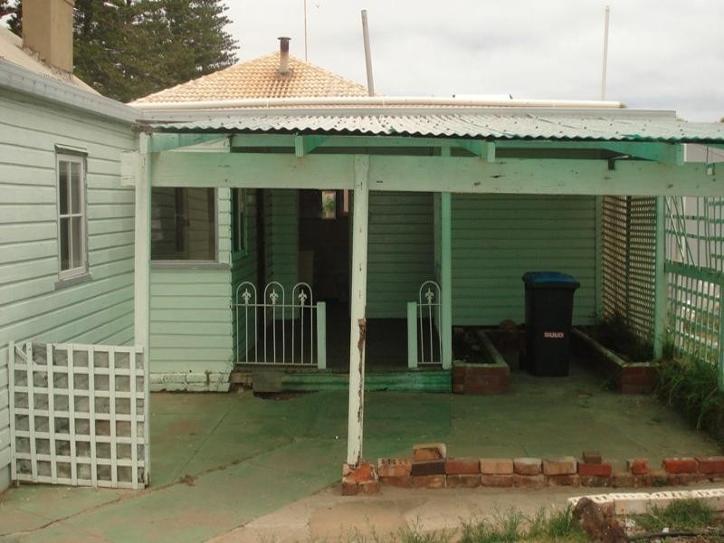 142 Fitzgerald Street, Beachlands WA 6530