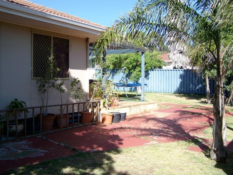 5 Houtman Street, Wonthella WA 6530