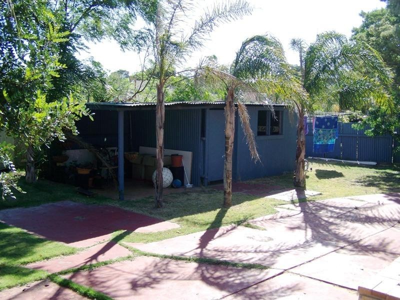 5 Houtman Street, Wonthella WA 6530